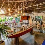 Tropical Boutique Hotel & Resto